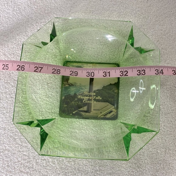 Vintage Skylon Niagara Falls Canada Large Cut Green Glass Ashtray Trinket Dish - Picture 2 of 12